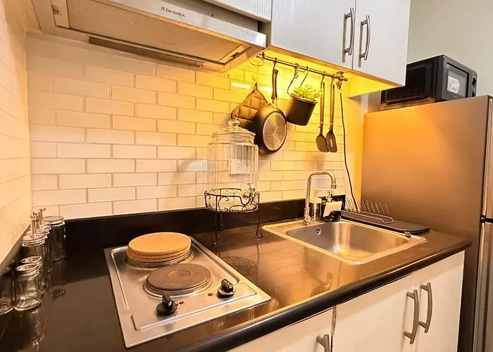 The Soft - Makati Staycation Apartment *